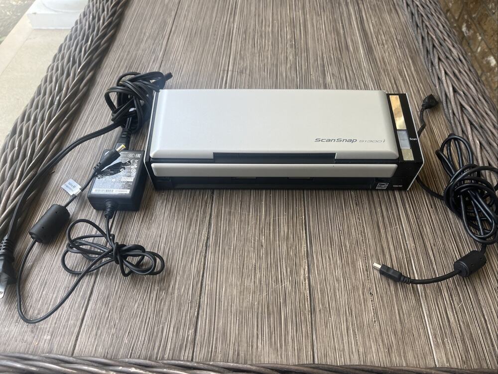 Fujitsu ScanSnap S1300i Document Scanner Tested with OS X Tahoe, Windows 11